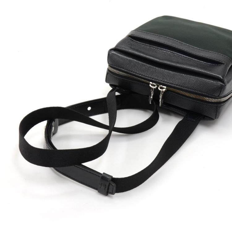 Pre Owned Louis Vuitton Taiga Leather Sayan Messenger Bag