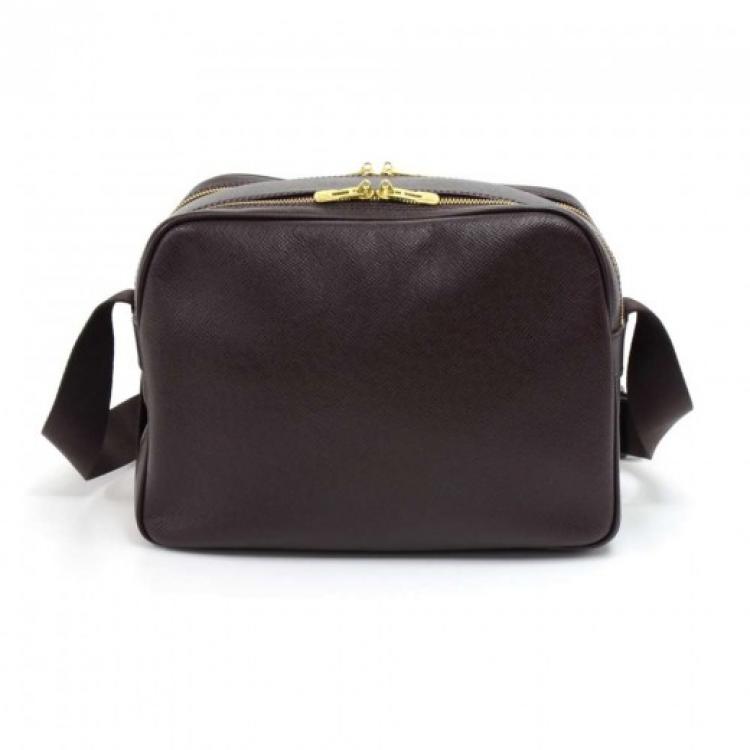 Pre Owned Louis Vuitton Burgundy Taiga Leather Reporter PM Bag