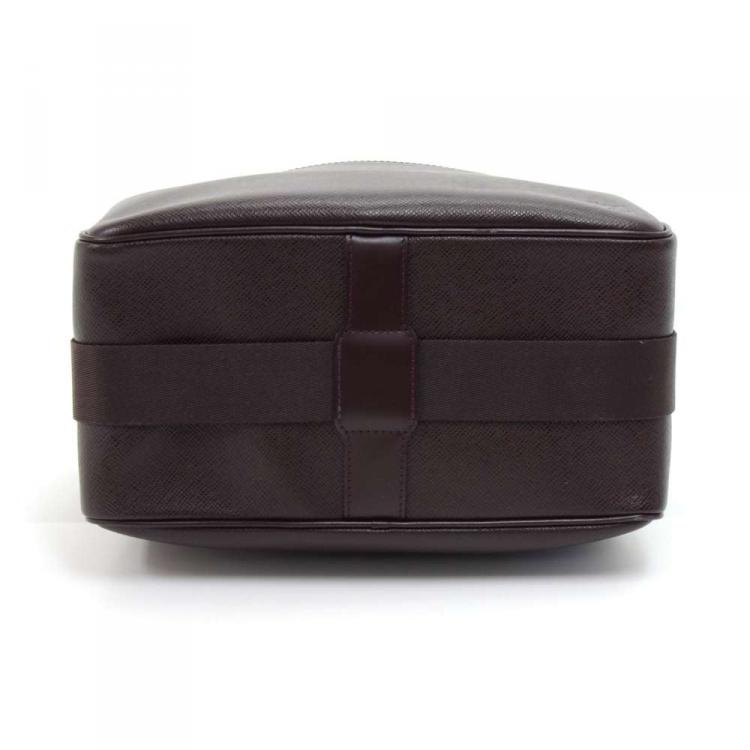 Pre Owned Louis Vuitton Burgundy Taiga Leather Reporter PM Bag