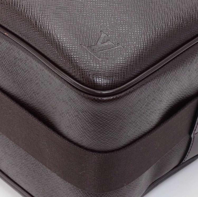 Pre Owned Louis Vuitton Burgundy Taiga Leather Reporter PM Bag