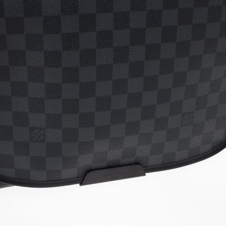 Pre Owned Louis Vuitton Damier Graphite Daniel MM Messenger Bag
