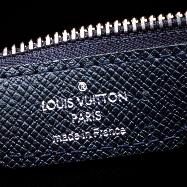 Pre Owned Louis Vuitton Navy Blue Taiga Leather Roman MM Bag