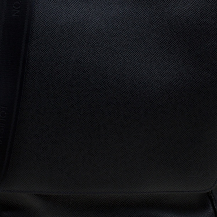 Pre Owned Louis Vuitton Navy Blue Taiga Leather Roman MM Bag