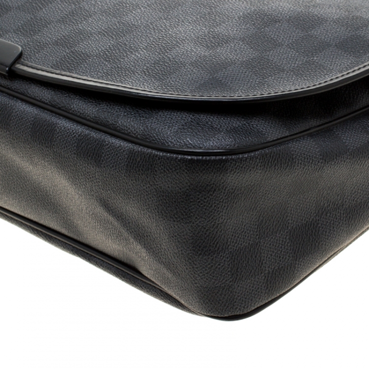 Pre Owned Louis Vuitton Damier Graphite Canvas Daniel MM Messenger Bag