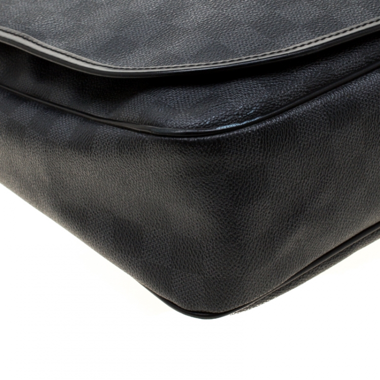 Pre Owned Louis Vuitton Damier Graphite Canvas Daniel MM Messenger Bag