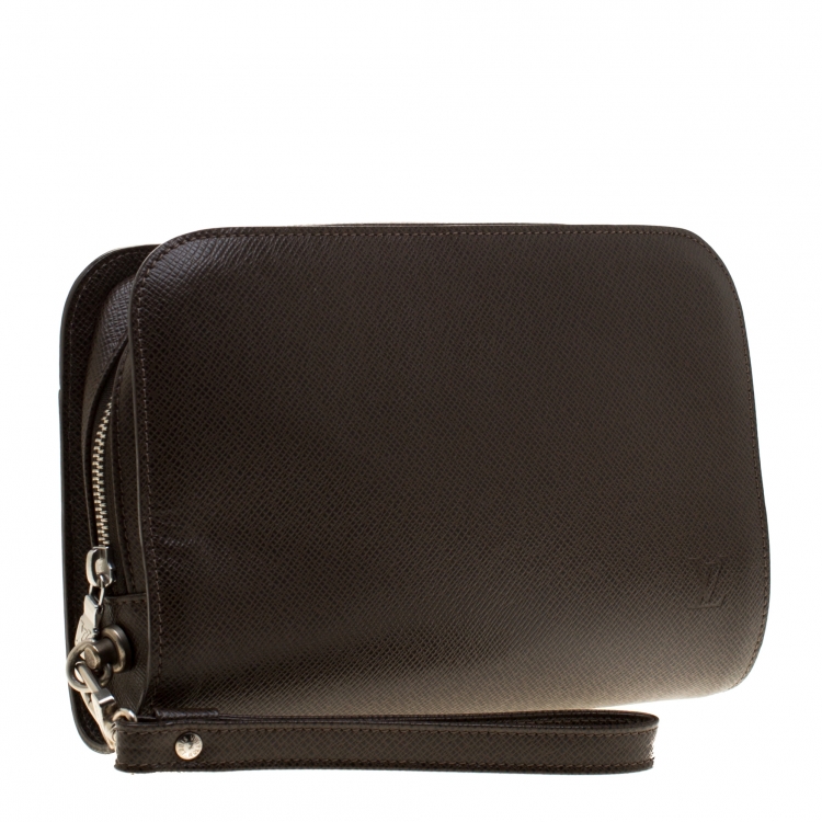 Pre Owned Louis Vuitton Terre Taiga Leather Pochette Baikal Clutch