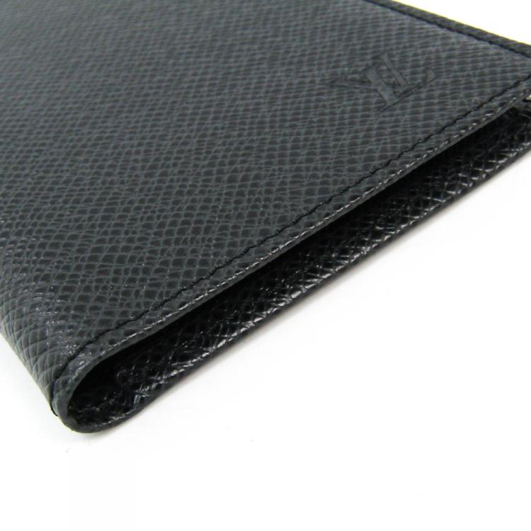 مملوكة مسبقًا Louis Vuitton Black Taiga Leather Card Case