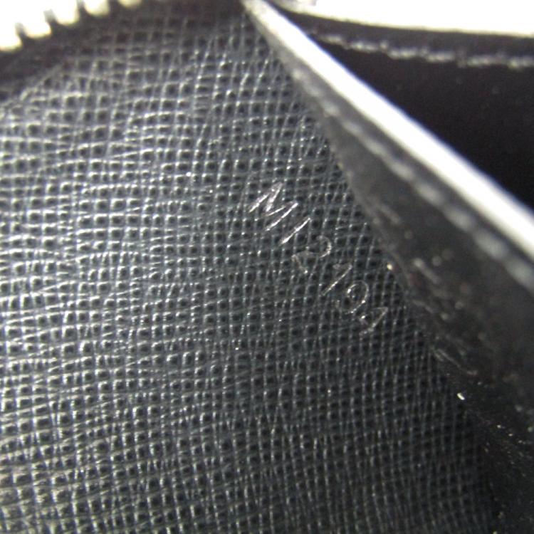 Pre Owned Louis Vuitton Noir Taiga Leather Vertical Zippy Coin Purse
