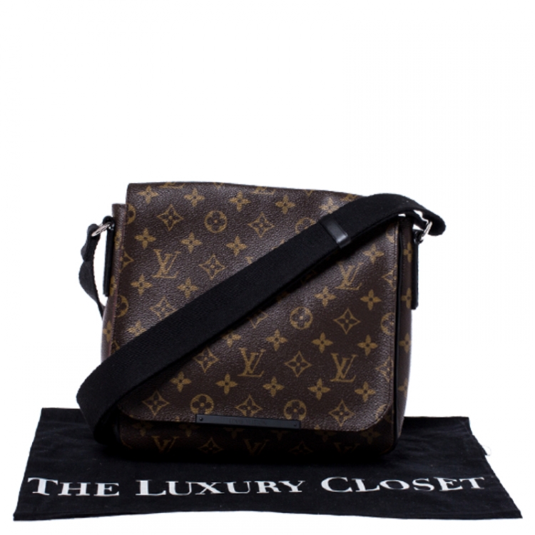 Pre Owned Louis Vuitton Monogram Canvas District PM Bag