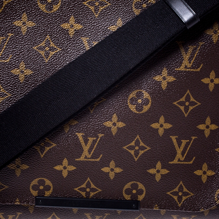 Pre Owned Louis Vuitton Monogram Canvas District PM Bag