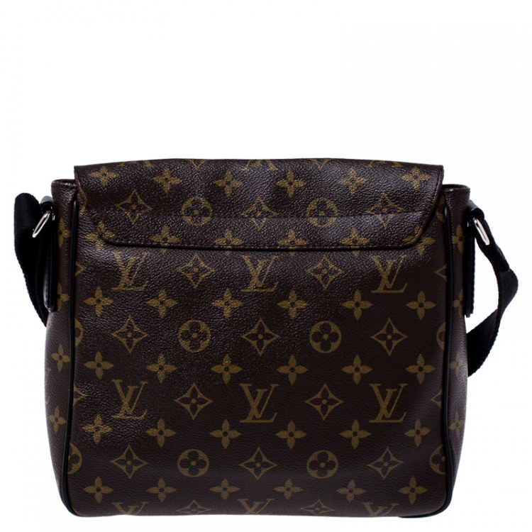 Pre Owned Louis Vuitton Monogram Canvas District PM Bag