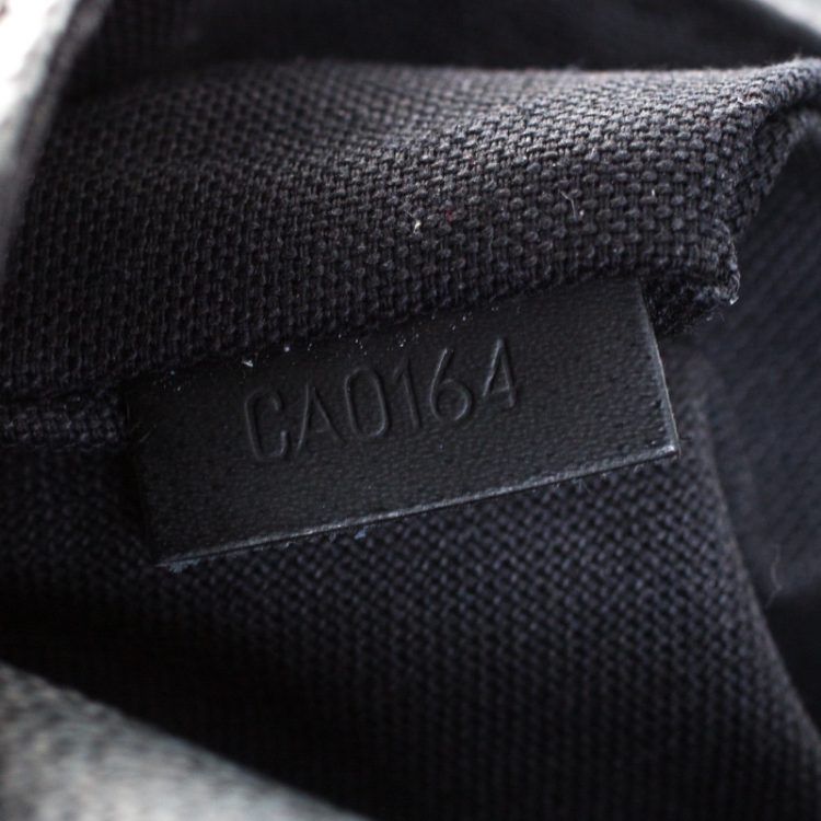 Pre Owned Louis Vuitton Damier Graphite Canvas District MM Bag