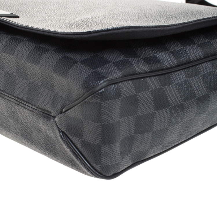 Pre Owned Louis Vuitton Damier Graphite Canvas District MM Bag
