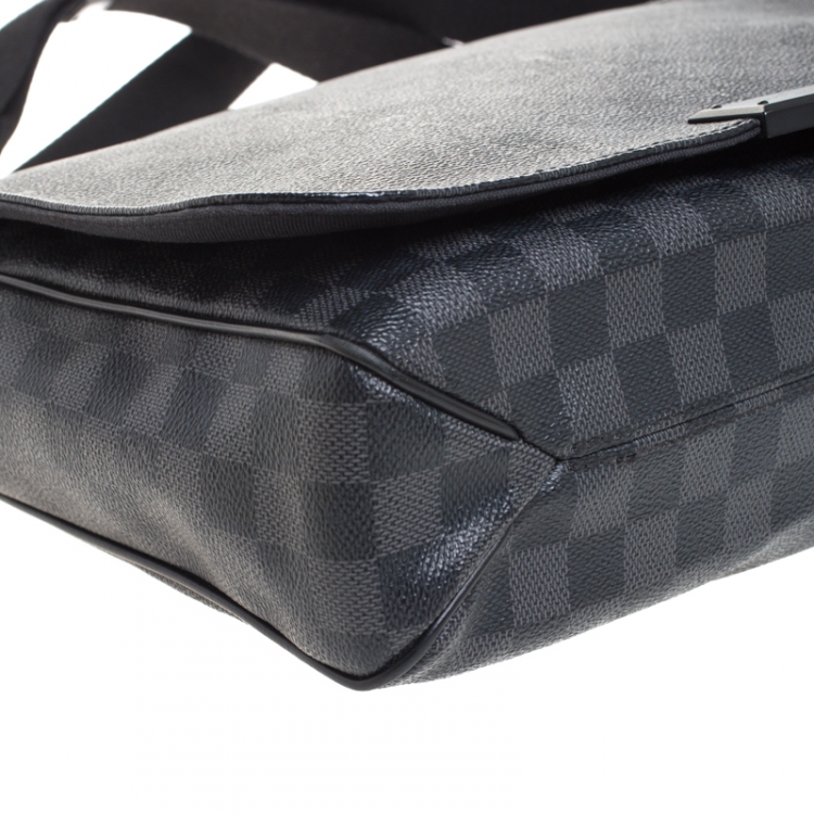 Pre Owned Louis Vuitton Damier Graphite Canvas District MM Bag