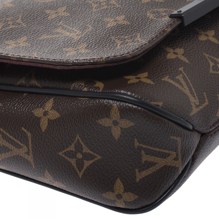 Pre Owned Louis Vuitton Monogram Canvas District PM Bag