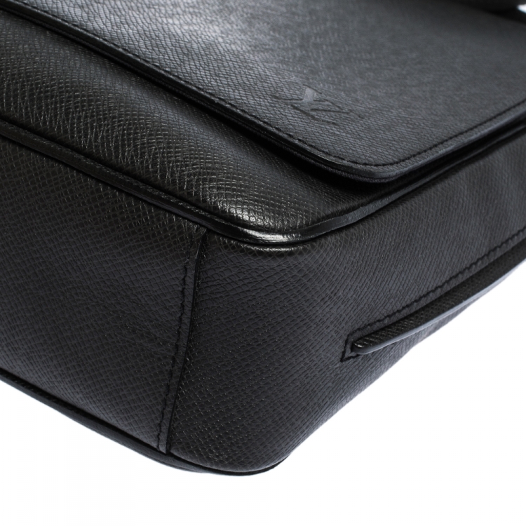 Pre Owned Louis Vuitton Black Taiga Leather Roman PM Bag 