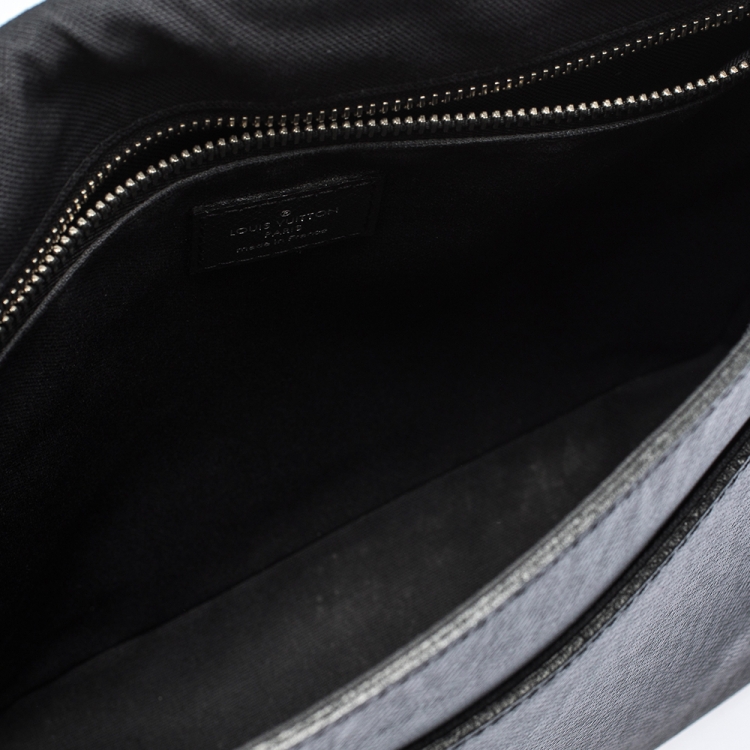 Pre Owned Louis Vuitton Black Taiga Leather Roman PM Bag 