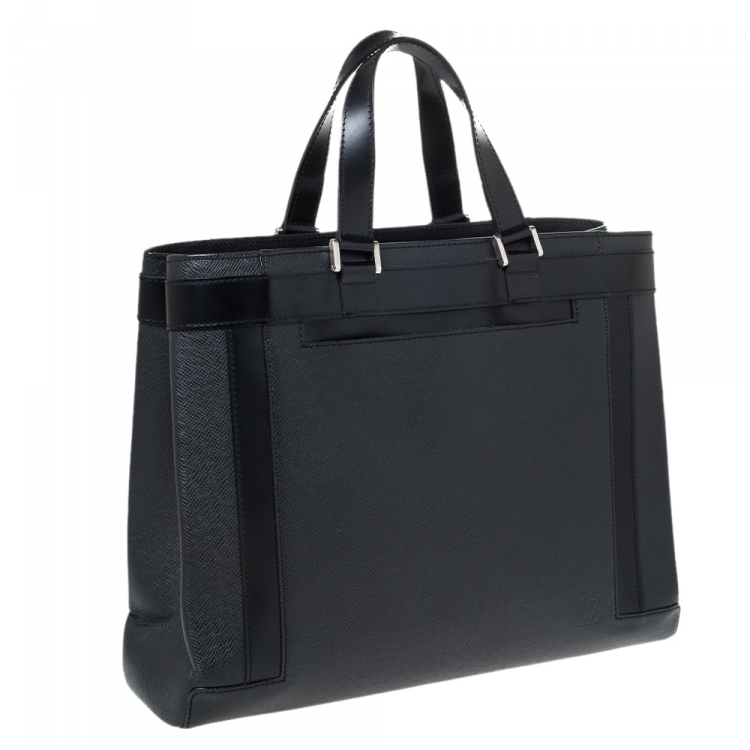 Pre Owned Louis Vuitton Black Taiga Leather Kasbek PM Bag
