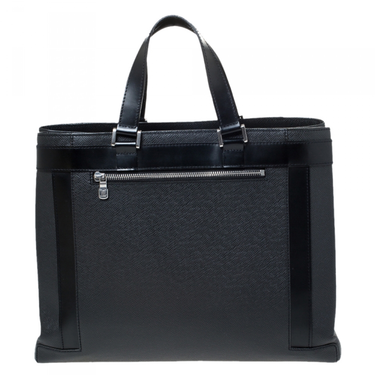 Pre Owned Louis Vuitton Black Taiga Leather Kasbek PM Bag