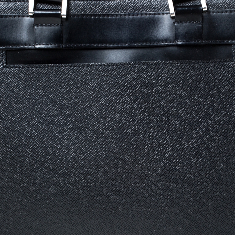 Pre Owned Louis Vuitton Black Taiga Leather Kasbek PM Bag