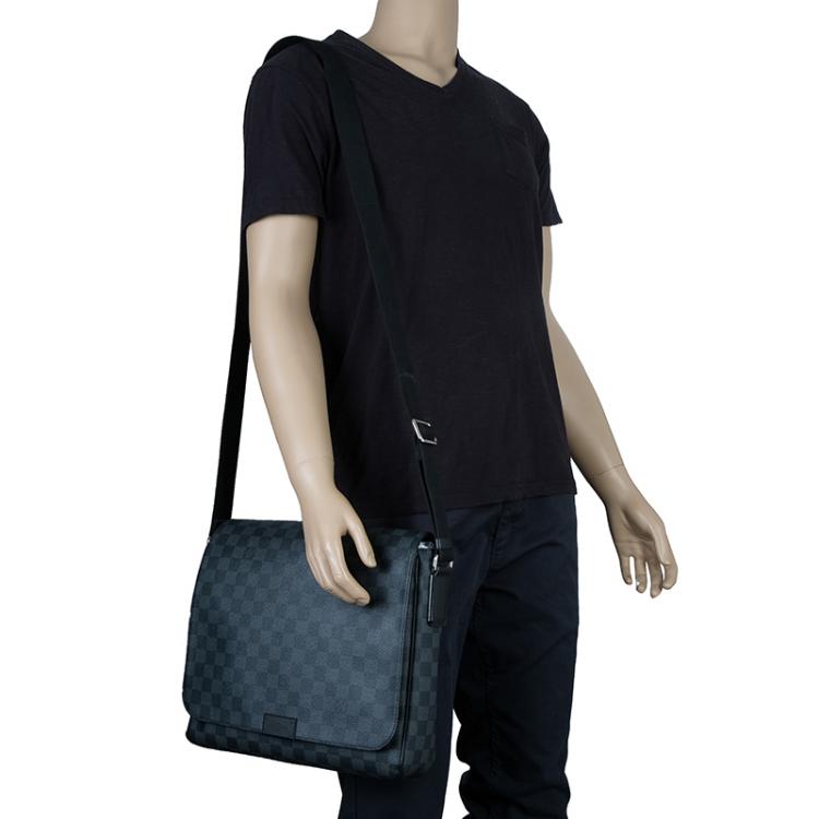 Louis Vuitton Damier Graphite Canvas District MM Messenger Bag