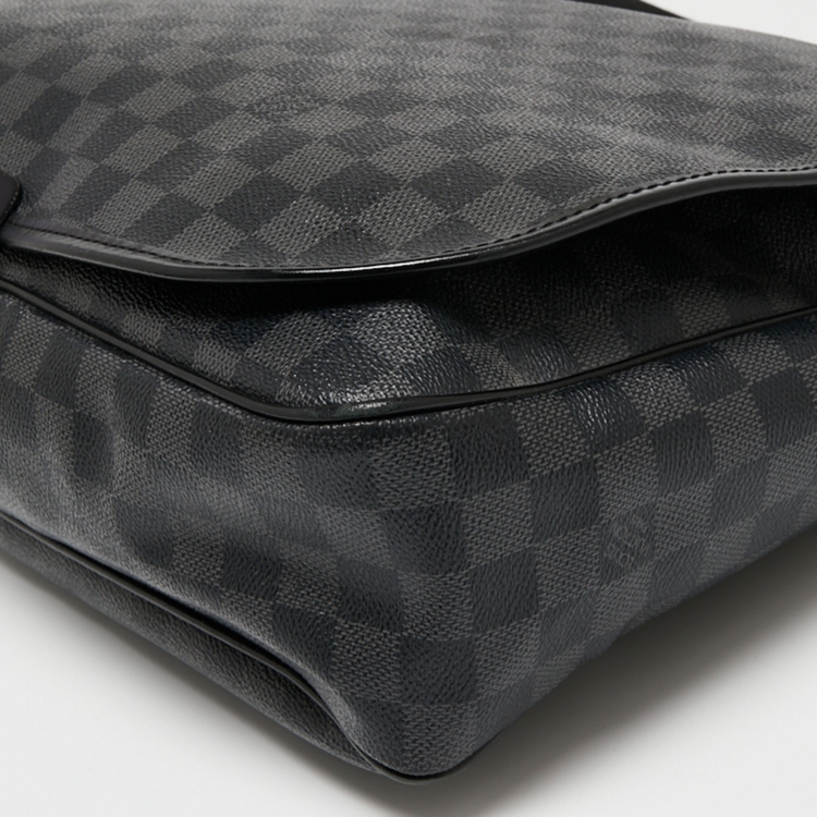 Pre Owned Louis Vuitton Damier Graphite District GM Bag