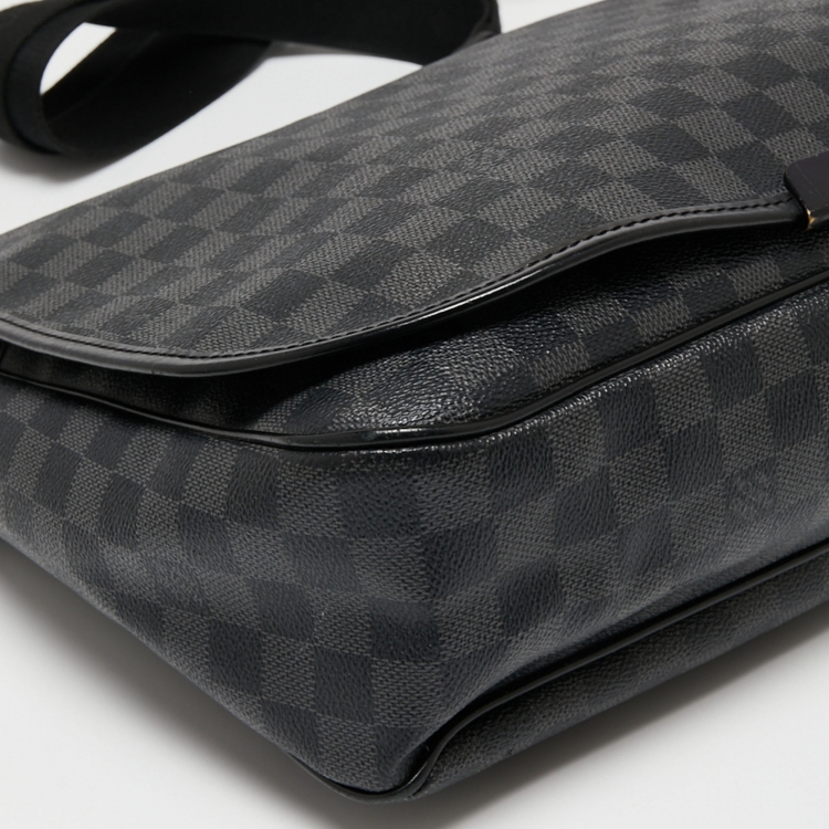 Pre Owned Louis Vuitton Damier Graphite District GM Bag