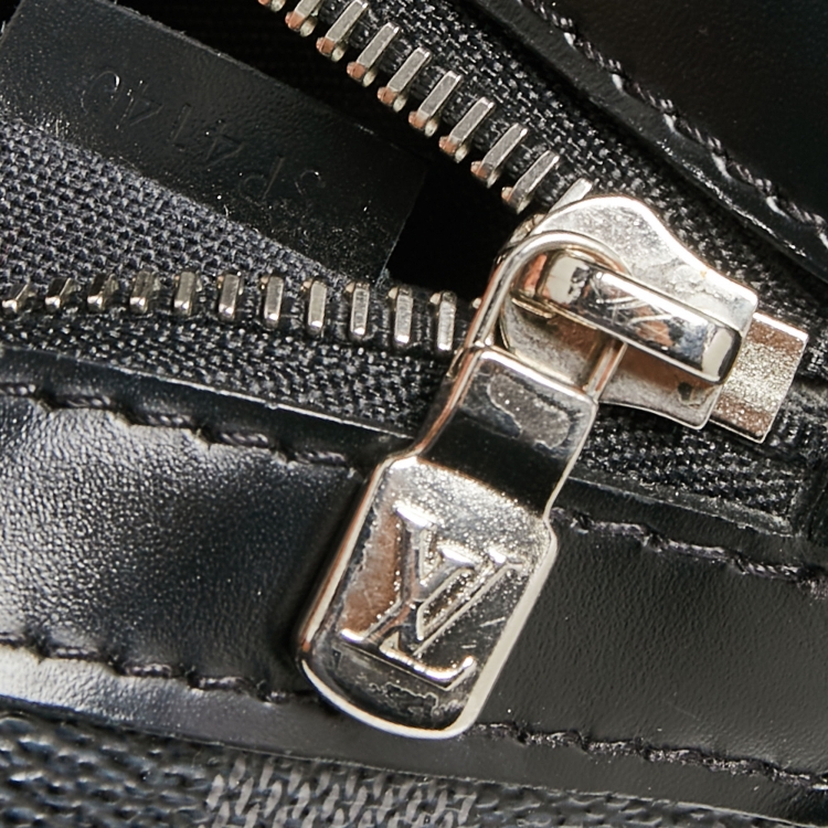 Pre Owned Louis Vuitton Damier Graphite District GM Bag