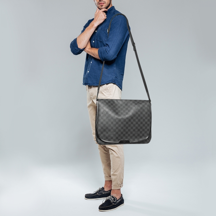 Louis Vuitton Damier Graphite District GM - Grey Messenger Bags