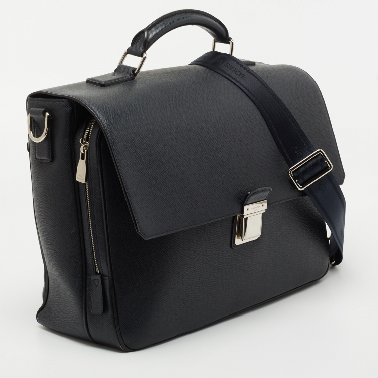 Pre Owned Louis Vuitton Dark Blue Taiga Leather Vassili GM Bag