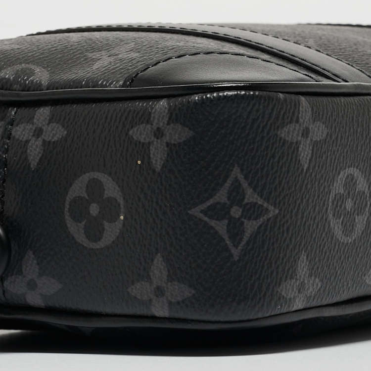 Pre Owned Louis Vuitton Monogram Eclipse Canvas Kasai Pochette