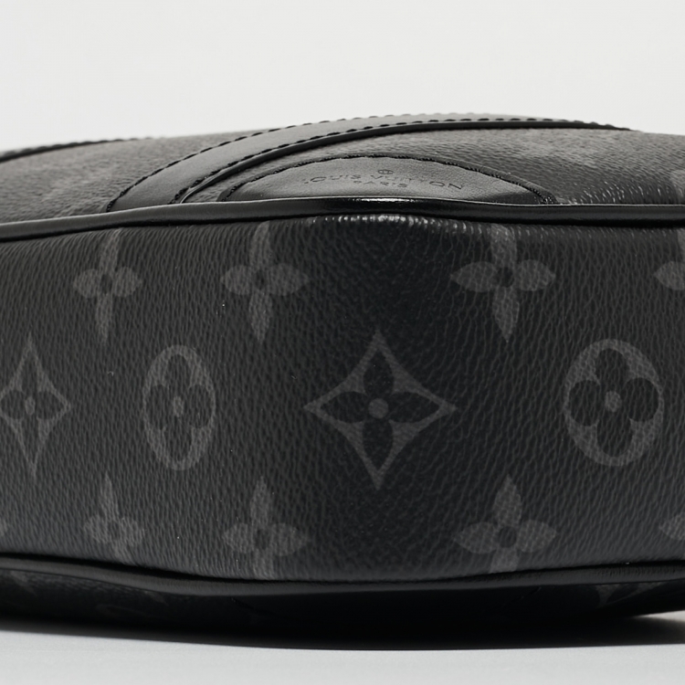 Pre Owned Louis Vuitton Monogram Eclipse Canvas Kasai Pochette