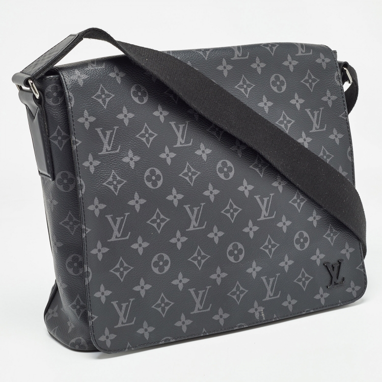 Pre Owned Louis Vuitton Monogram Eclipse Canvas District MM Bag