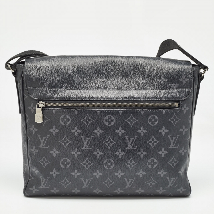 Pre Owned Louis Vuitton Monogram Eclipse Canvas District MM Bag