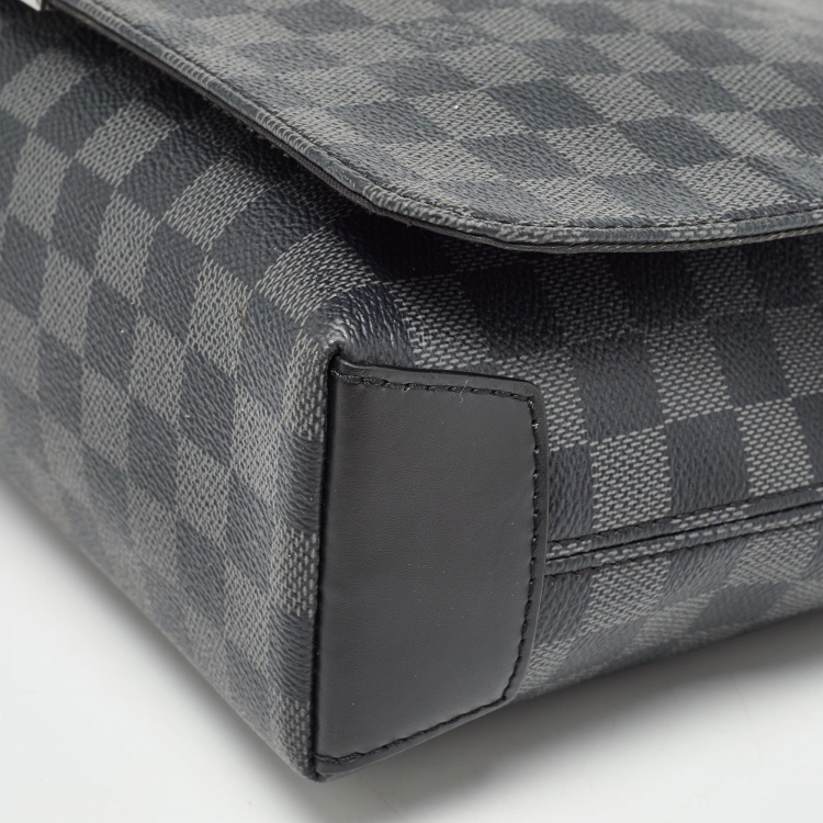 Pre Owned Louis Vuitton Damier Graphite Canvas District MM Bag
