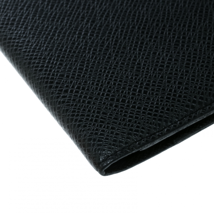 Pre Owned Louis Vuitton Black Taiga Leather Passport Cover