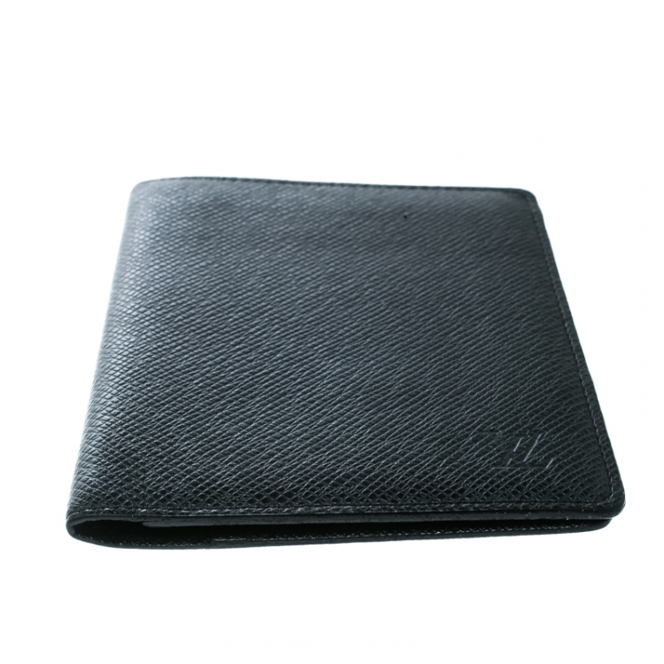 Pre Owned Louis Vuitton Black Taiga Leather Passport Cover