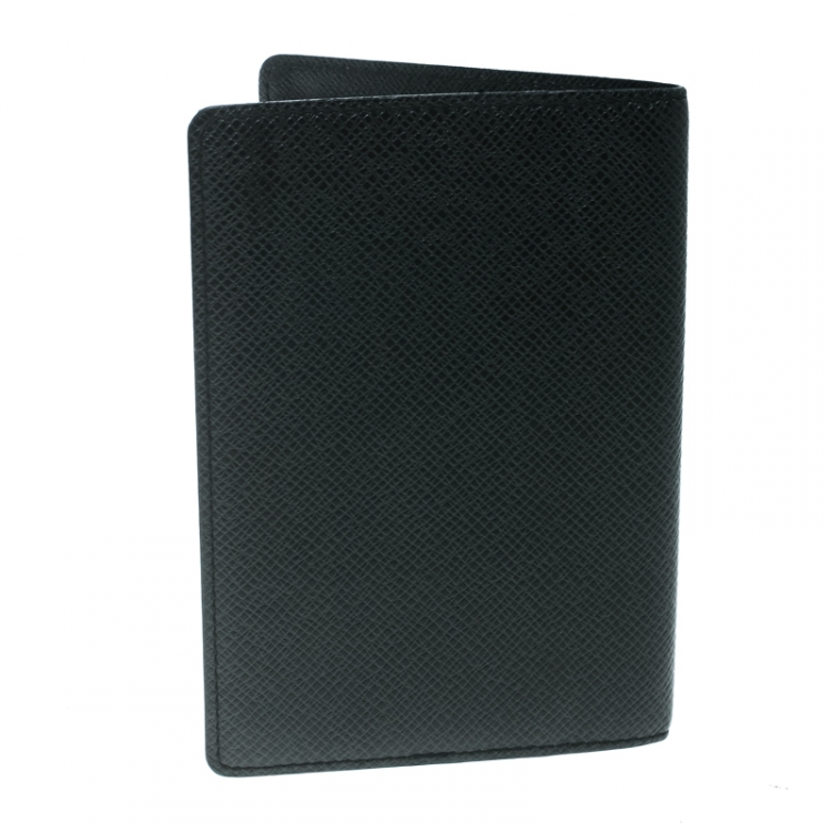 Pre Owned Louis Vuitton Black Taiga Leather Passport Cover