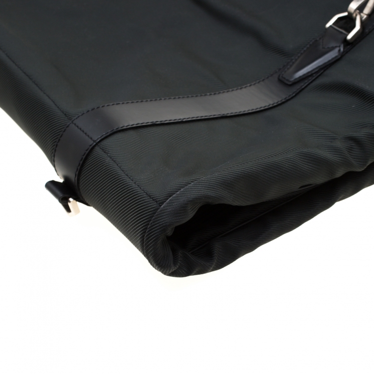 Pre Owned Louis Vuitton Black/Green Taiga Leather and Nylon Gibeciere Garment Bag