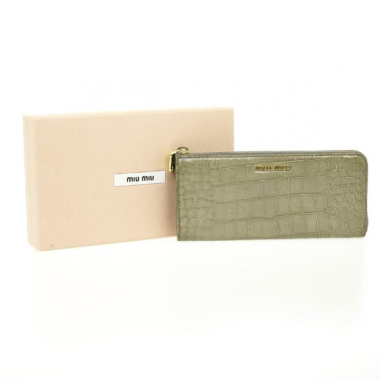 Pre Owned Miu Miu St. Coco Lux Crocodile Embossed Leather Ziparound Wallet
