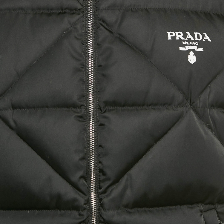 مملوكة مسبقًا فيست (جيليه) برادا أسود من النايلون المبطن والمنفوخ، مقاس كبير جدًا (إكس لارج)