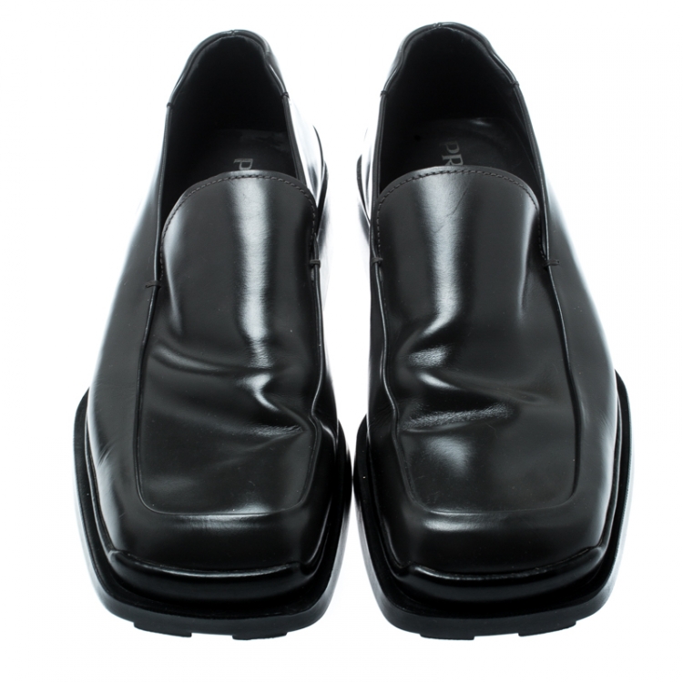 مملوكة مسبقًا Prada Dark Grey Leather Platform Loafers Size 44