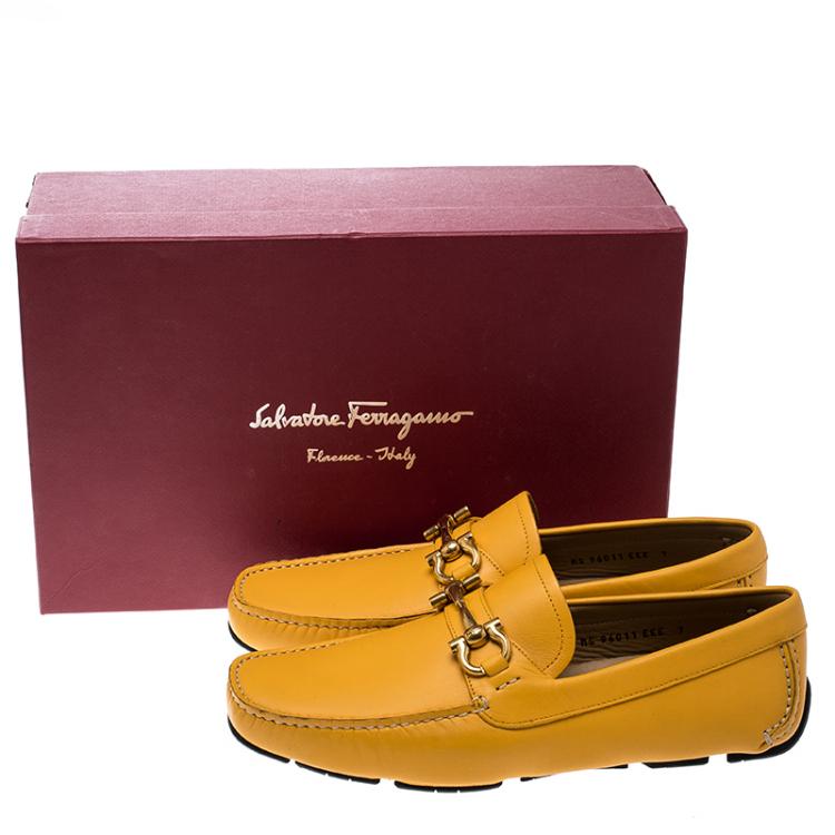 Pre Owned Salvatore Ferragamo Mustard Leather Parigi Gancini Driver Loafers Size 41