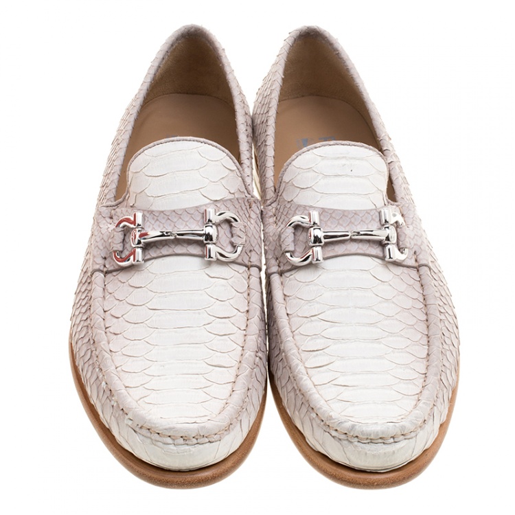 مملوكة مسبقًا Salvatore Ferragamo Cream Python Leather Mason Gancio Bit Loafers Size 43.5