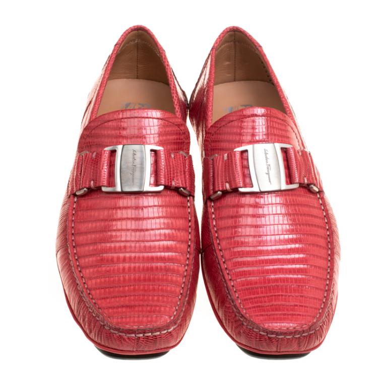 مملوكة مسبقًا Salvatore Ferragamo Coral Red Lizard Sardegna Loafers Size 42