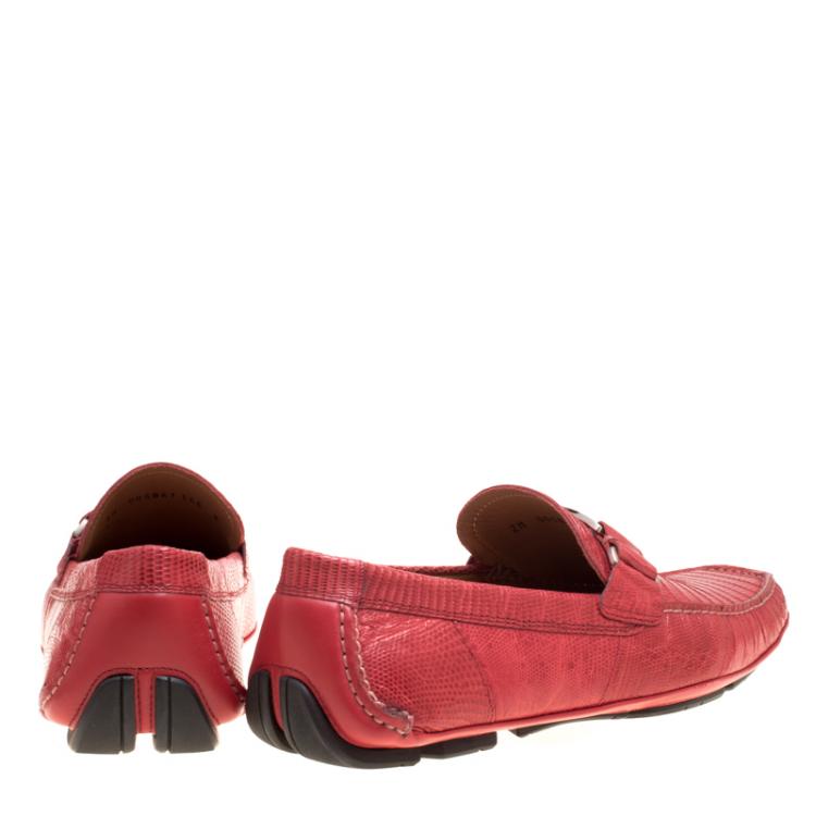 مملوكة مسبقًا Salvatore Ferragamo Coral Red Lizard Sardegna Loafers Size 42