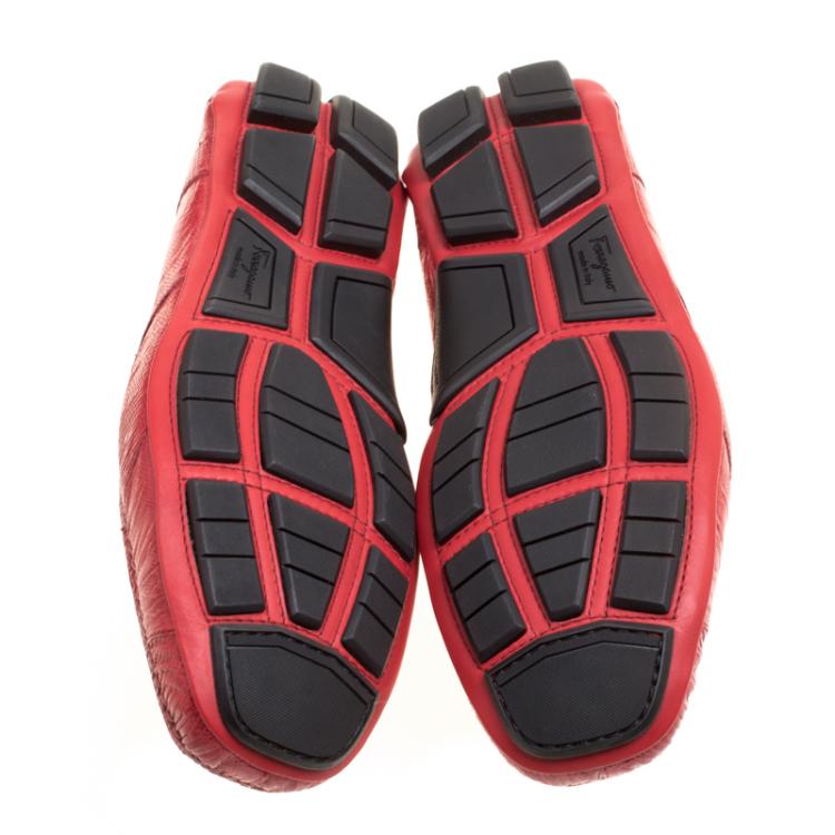 مملوكة مسبقًا Salvatore Ferragamo Coral Red Lizard Sardegna Loafers Size 42