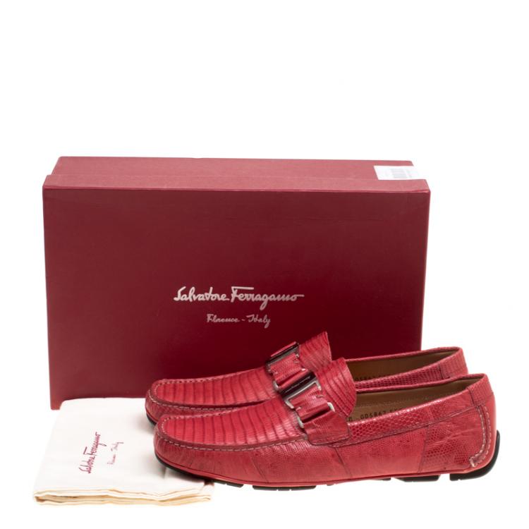 مملوكة مسبقًا Salvatore Ferragamo Coral Red Lizard Sardegna Loafers Size 42