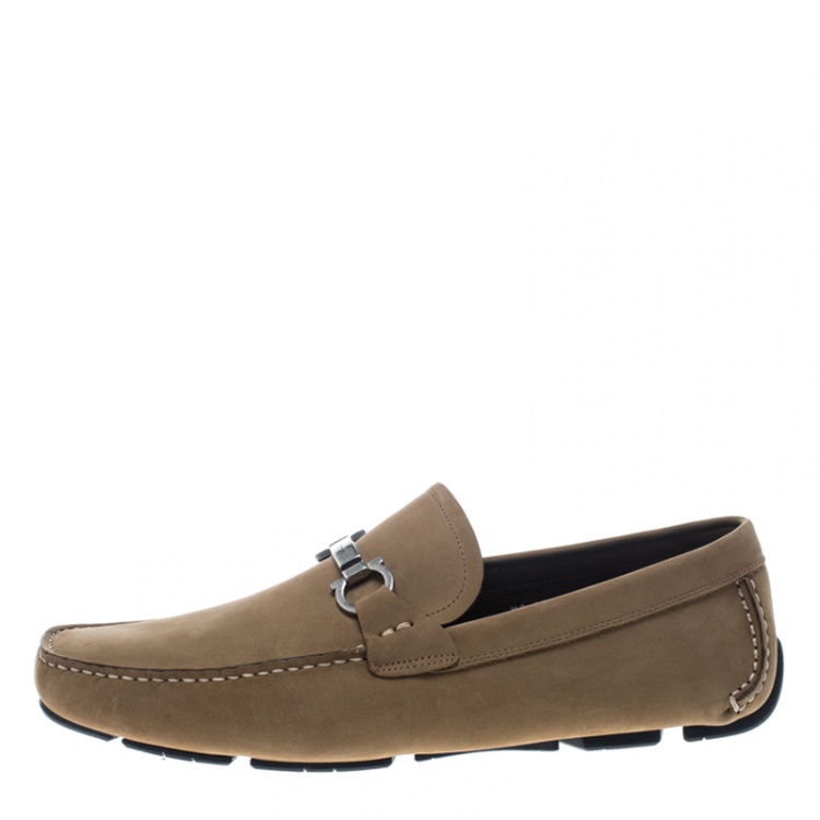 مملوكة مسبقًا Salvatore Ferragamo Dark Beige Nubuck Londra Loafers Size 42