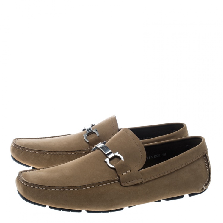 مملوكة مسبقًا Salvatore Ferragamo Dark Beige Nubuck Londra Loafers Size 42